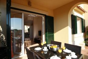 Mediterranes Ferienhaus mit privatem Garten